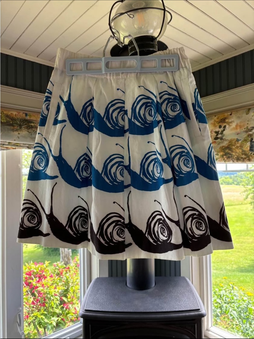 Maeve by Anthropologie Blue & Black Snail-Print Pleated Skirt
